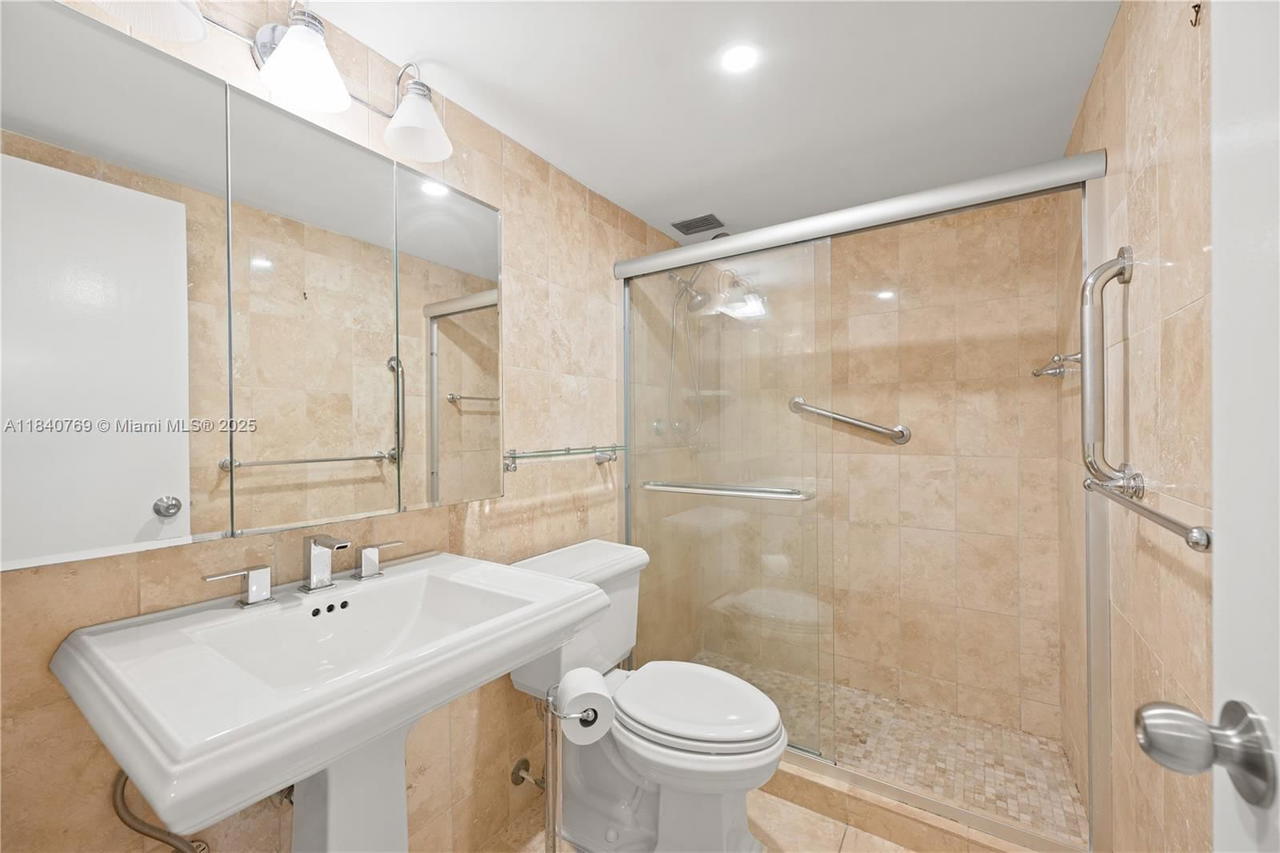 Real estate property located at 3180 Ocean Dr #1212, Broward, Parker Dorado Condo, Hallandale Beach, FL