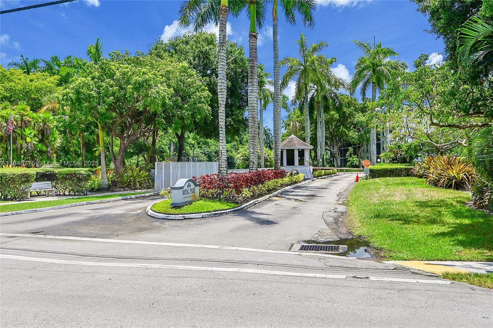 Real estate property located at 112 Royal Park Dr #1C, Broward, Royal Park Condo, Oakland Park, FL