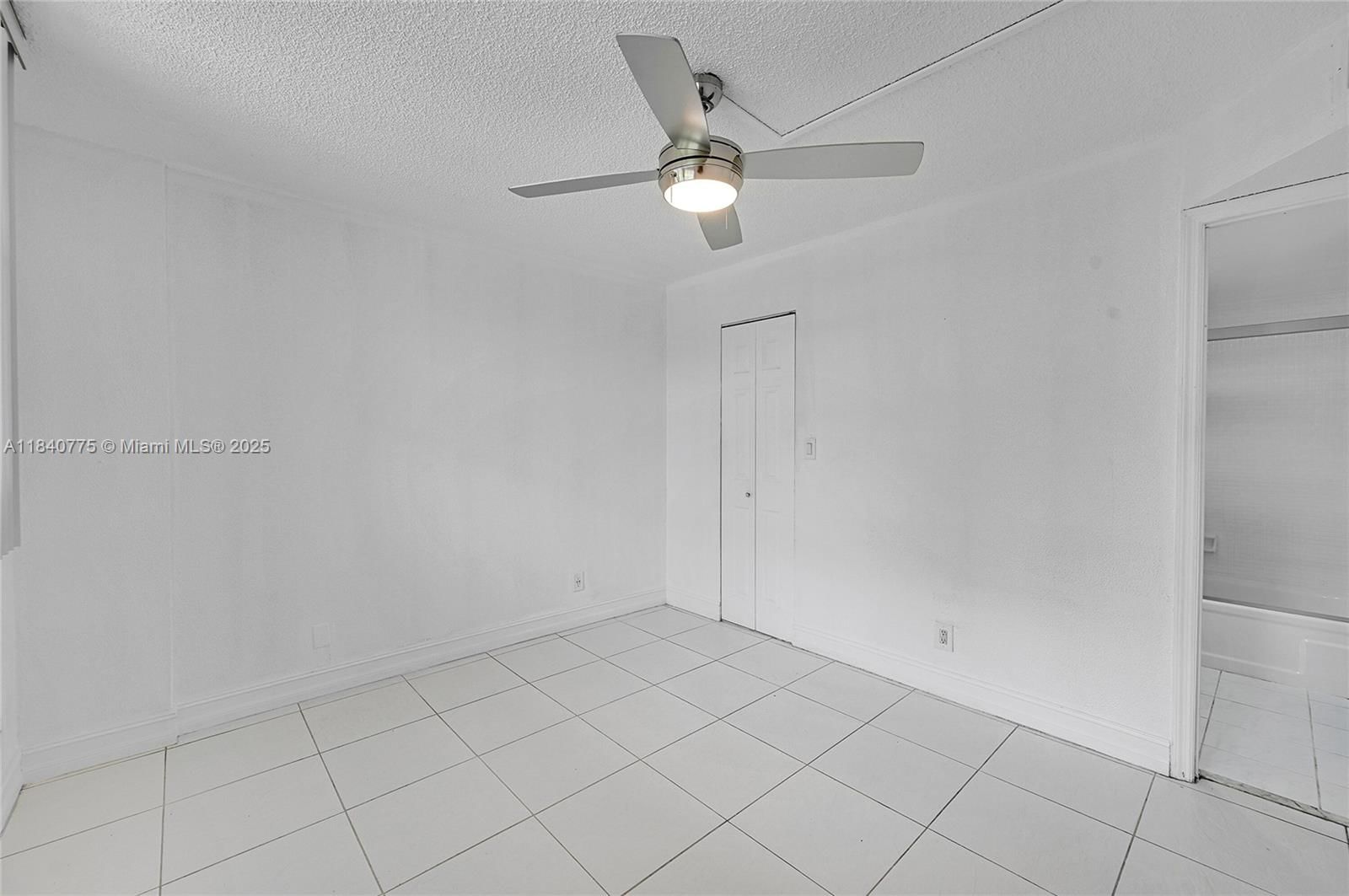 Real estate property located at 112 Royal Park Dr #1C, Broward, Royal Park Condo, Oakland Park, FL