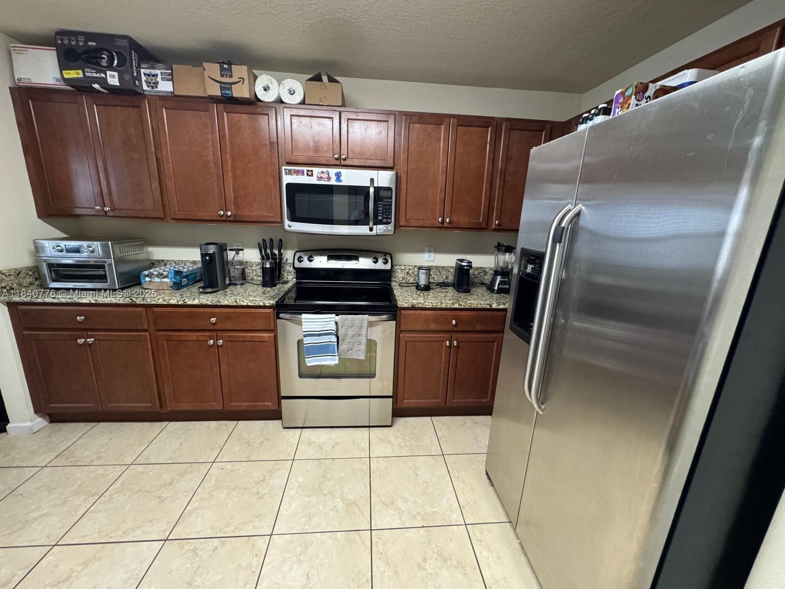 Real estate property located at 11603 89th St #215, Miami-dade, St Mortiz At Doral Condo, Doral, FL