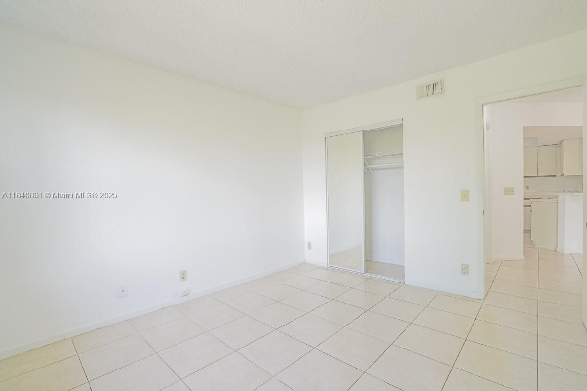 Real estate property located at 9033 Wiles Rd #304, Broward, Edgewater Condo, Coral Springs, FL
