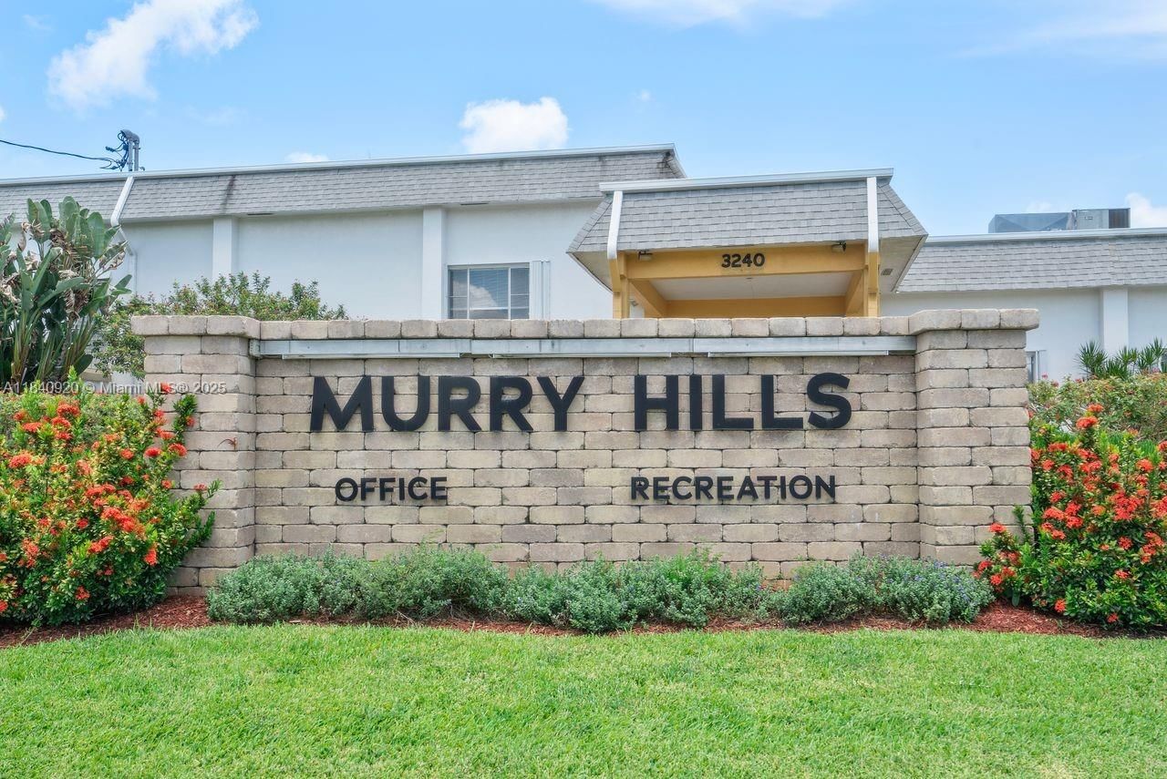 Real estate property located at 3360 Lake Osborne Dr #104, Palm Beach, Murry Hills Apt Bldg Cond, Lake Worth, FL