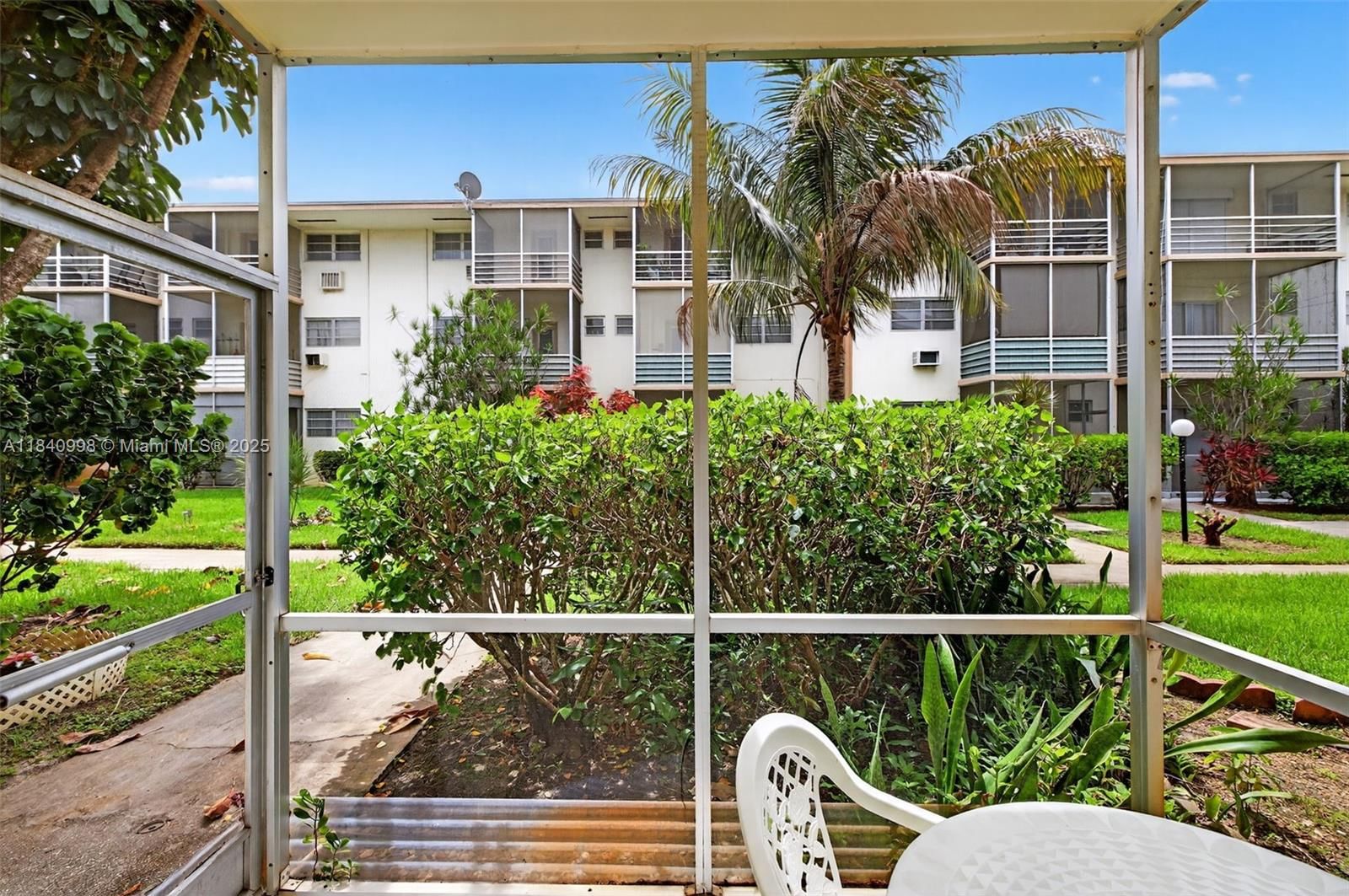 Real estate property located at 1355 167th St #110, Miami-dade, Mar-len Gardens No 9 Corp, Miami, FL