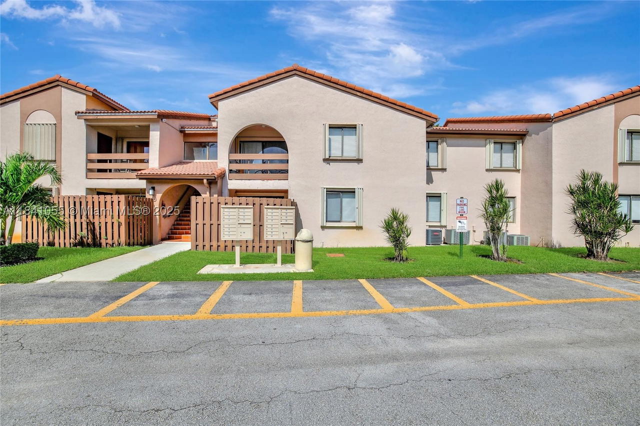 Real estate property located at 8999 123rd Ct #107, Miami-dade, Kenland Walk Condo Ii, Miami, FL