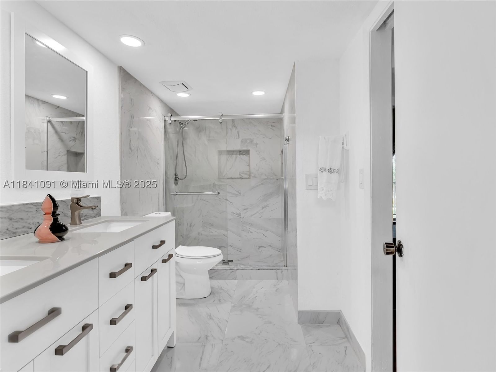 Real estate property located at 19200 25th Ave #323C, Miami-dade, Riverwood Sec 3, Miami, FL