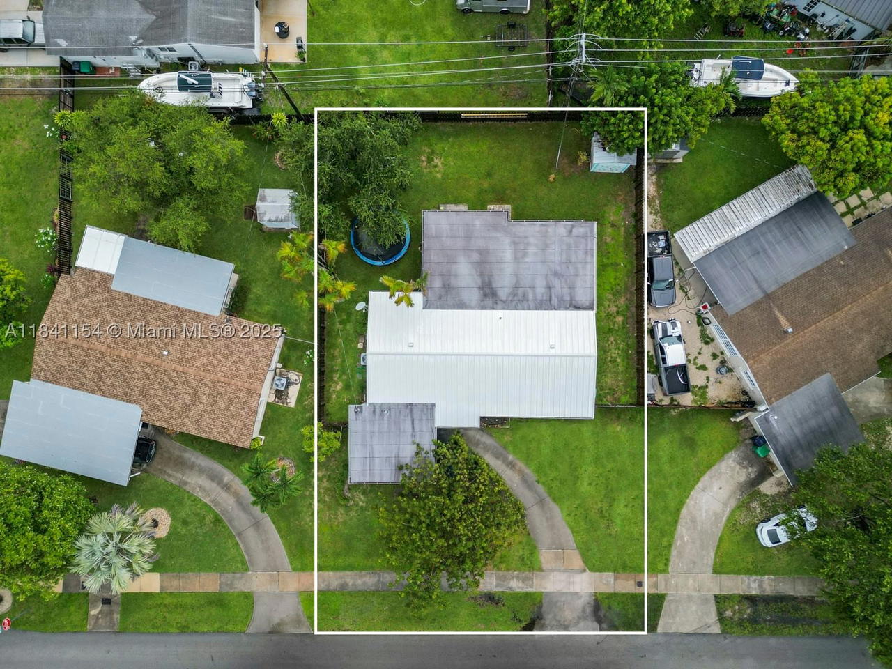 Real estate property located at 19711 Whispering Pines Rd, Miami-dade, Whispering Pines Est Sec, Cutler Bay, FL