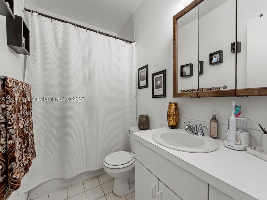 Real estate property located at 19711 Whispering Pines Rd, Miami-dade, Whispering Pines Est Sec, Cutler Bay, FL