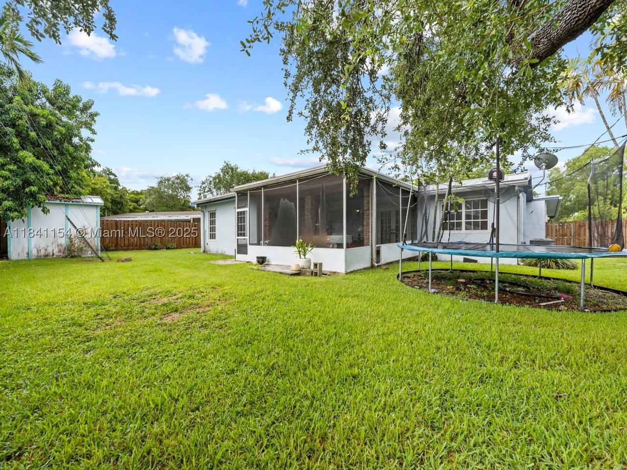 Real estate property located at 19711 Whispering Pines Rd, Miami-dade, Whispering Pines Est Sec, Cutler Bay, FL