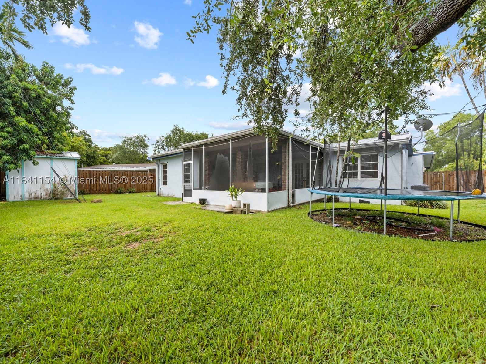 Real estate property located at 19711 Whispering Pines Rd, Miami-dade, Whispering Pines Est Sec, Cutler Bay, FL
