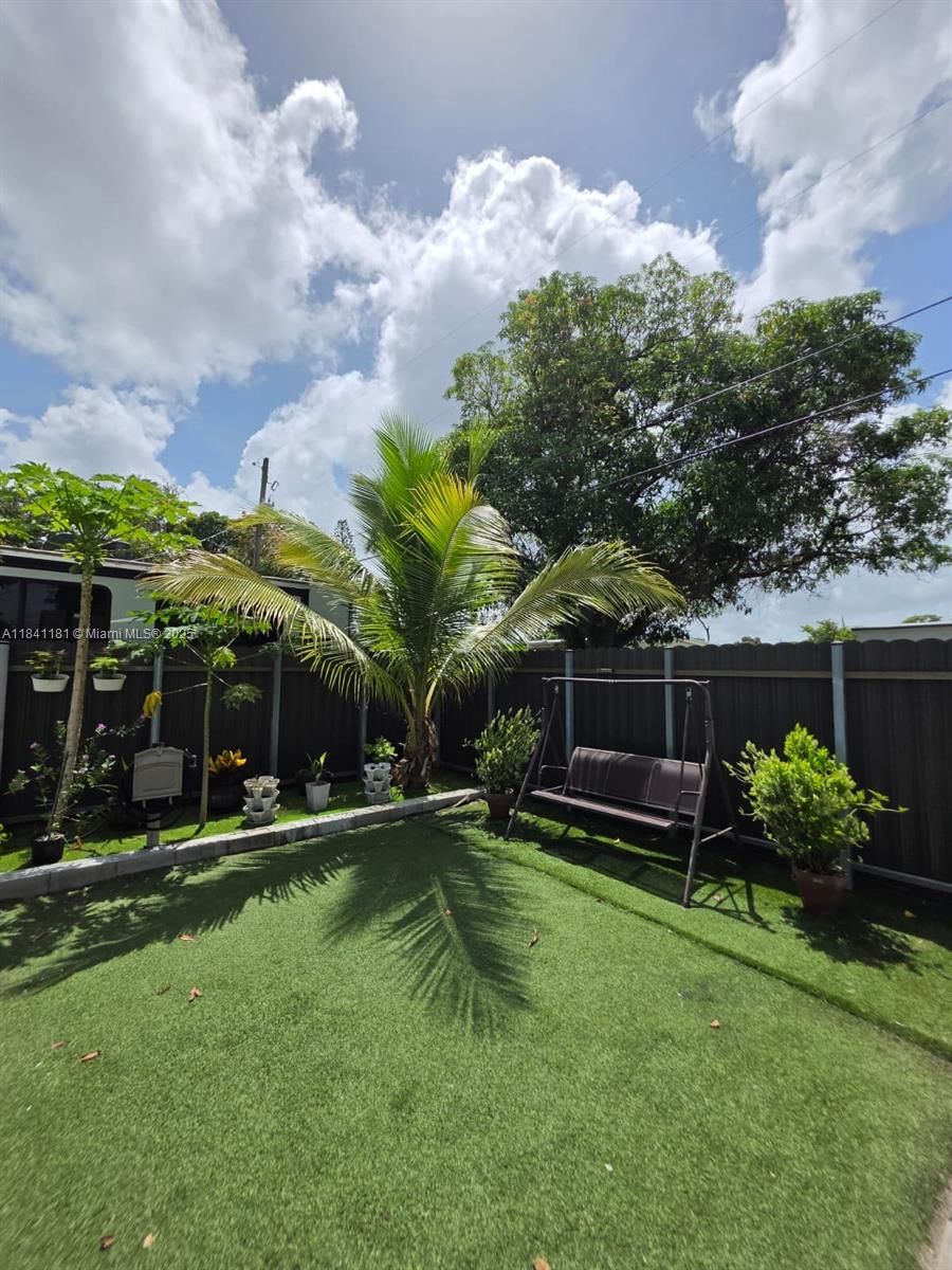 Real estate property located at 2360 Service Rd, Miami-dade, Magnolia Gardens Consolid, Opa Locka, FL