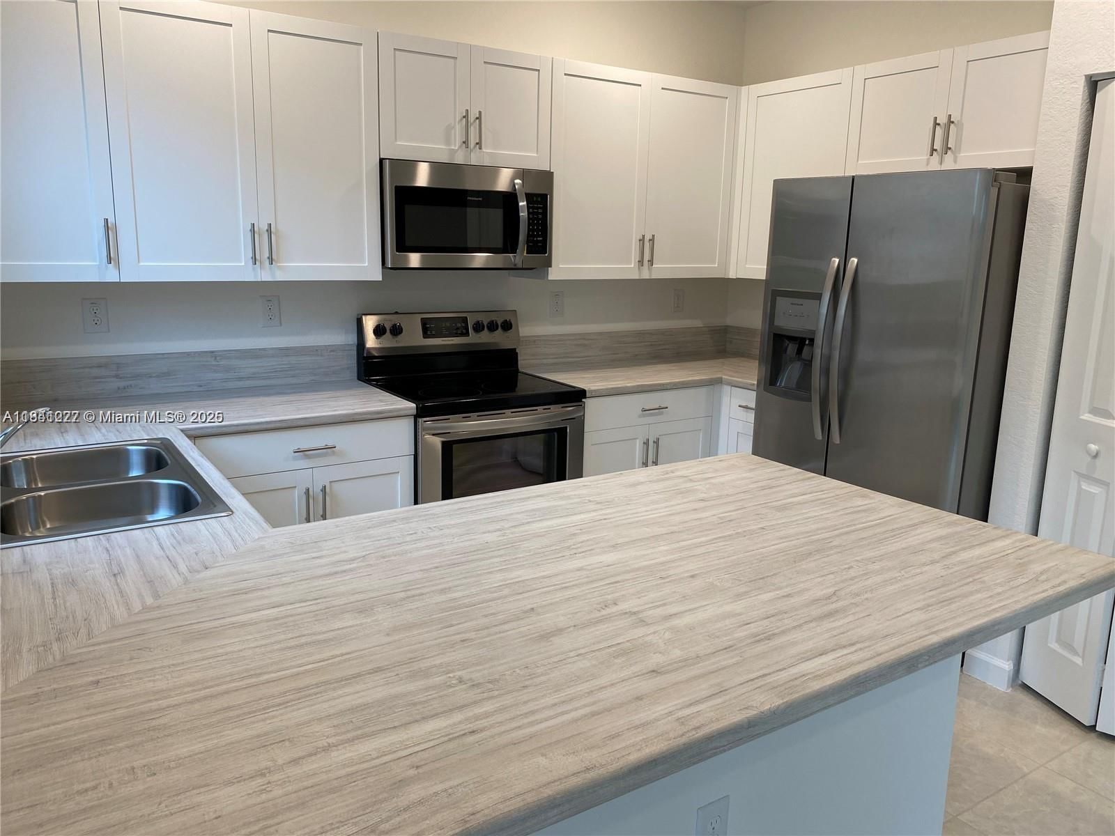 Real estate property located at 21420 2nd Path, Miami-dade, Via Ventura Neighborhood, Miami, FL