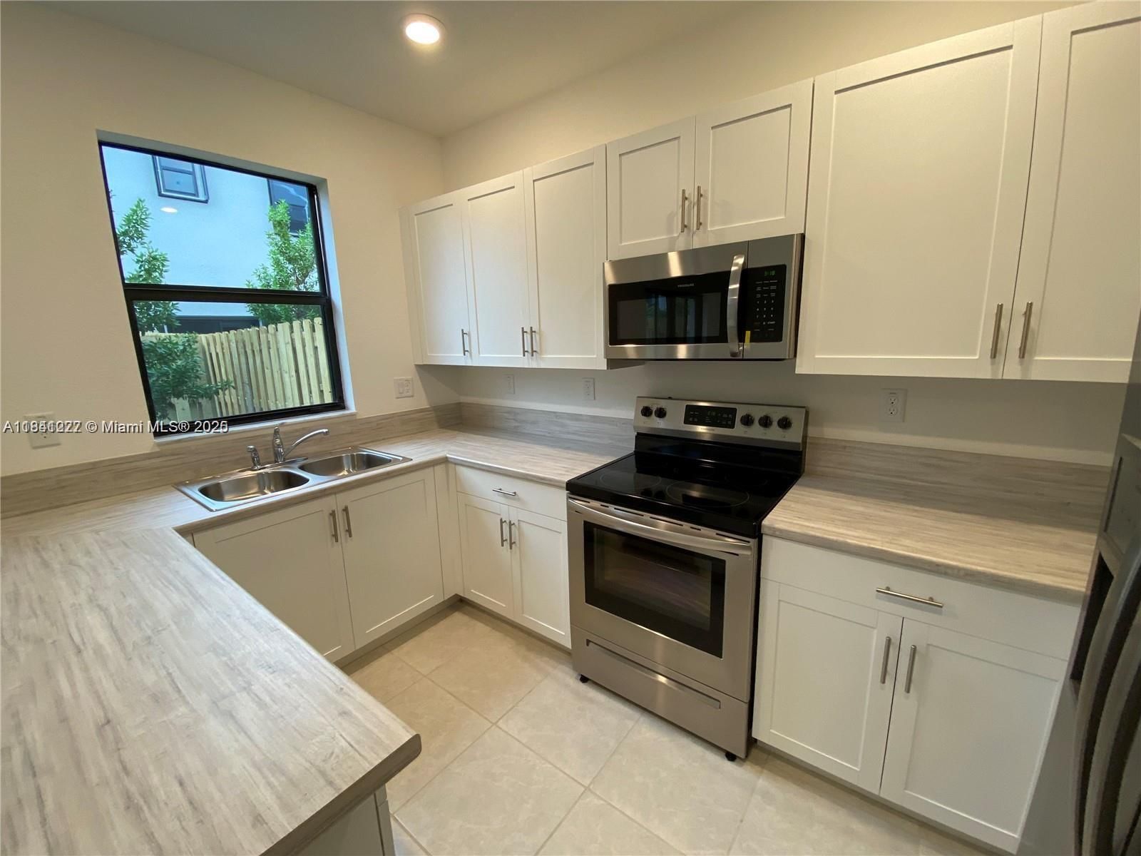 Real estate property located at 21420 2nd Path, Miami-dade, Via Ventura Neighborhood, Miami, FL