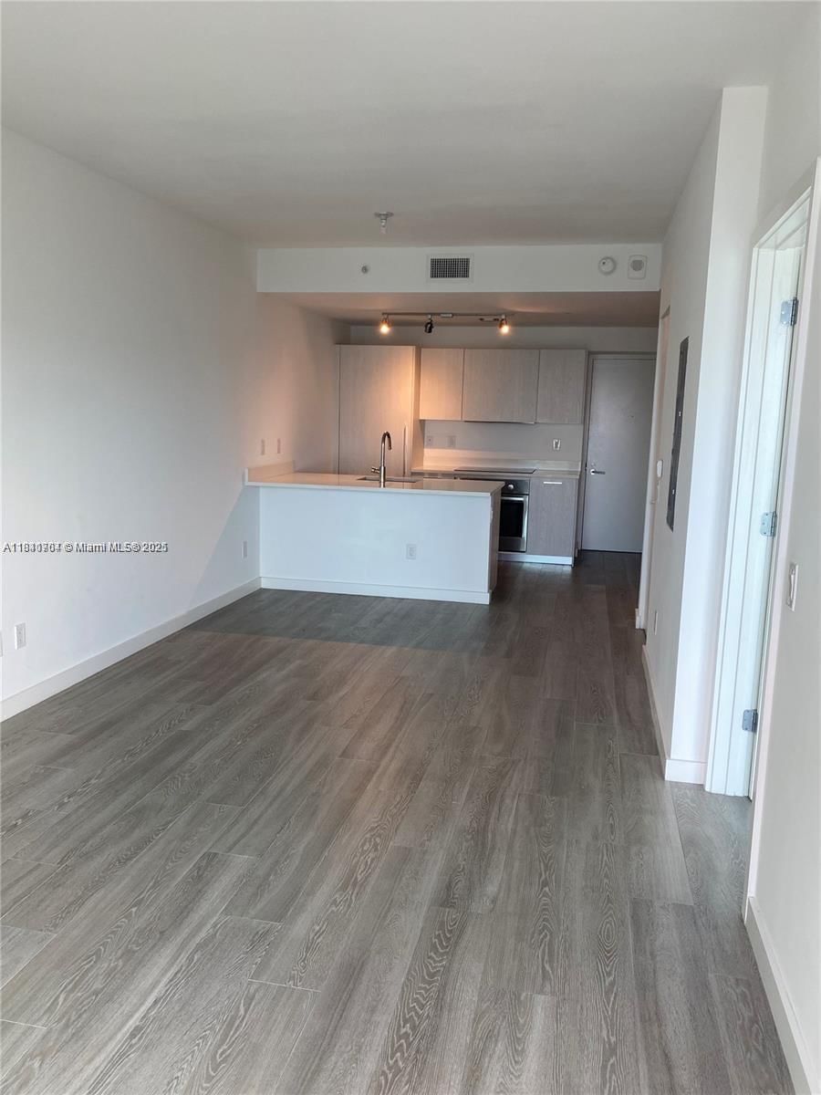 Real estate property located at 501 31st St #2402, Miami-dade, Paraiso Bayviews Condo, Miami, FL