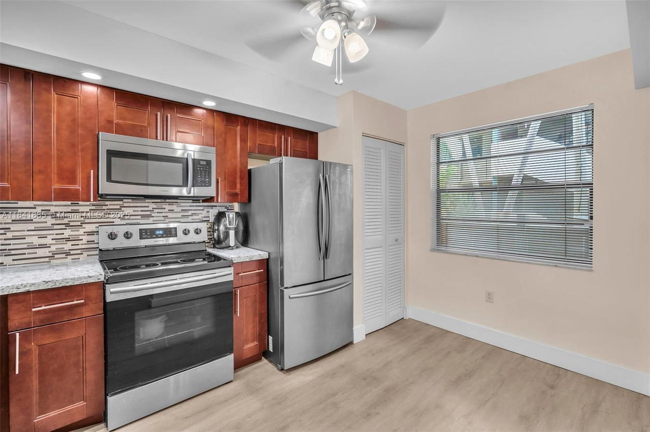Real estate property located at 1101 Colony Point Cir #207, Broward, Colony Point 4 Condo, Pembroke Pines, FL