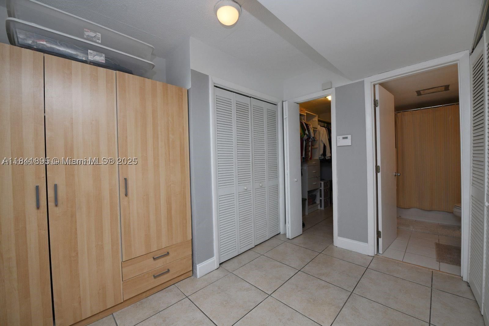 Real estate property located at 1045 10th St #907, Miami-dade, The Park Gardens Condo, Miami Beach, FL