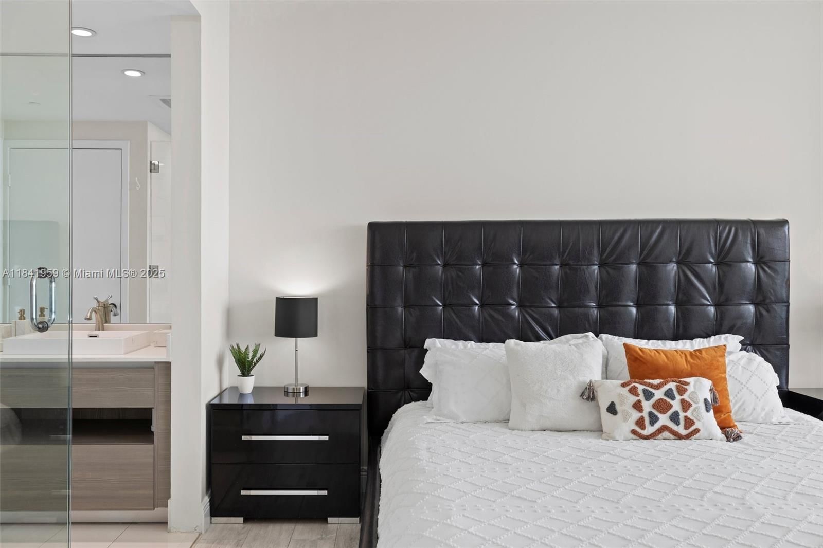 Real estate property located at 460 28th St #1605, Miami-dade, Icon Bay Condo, Miami, FL