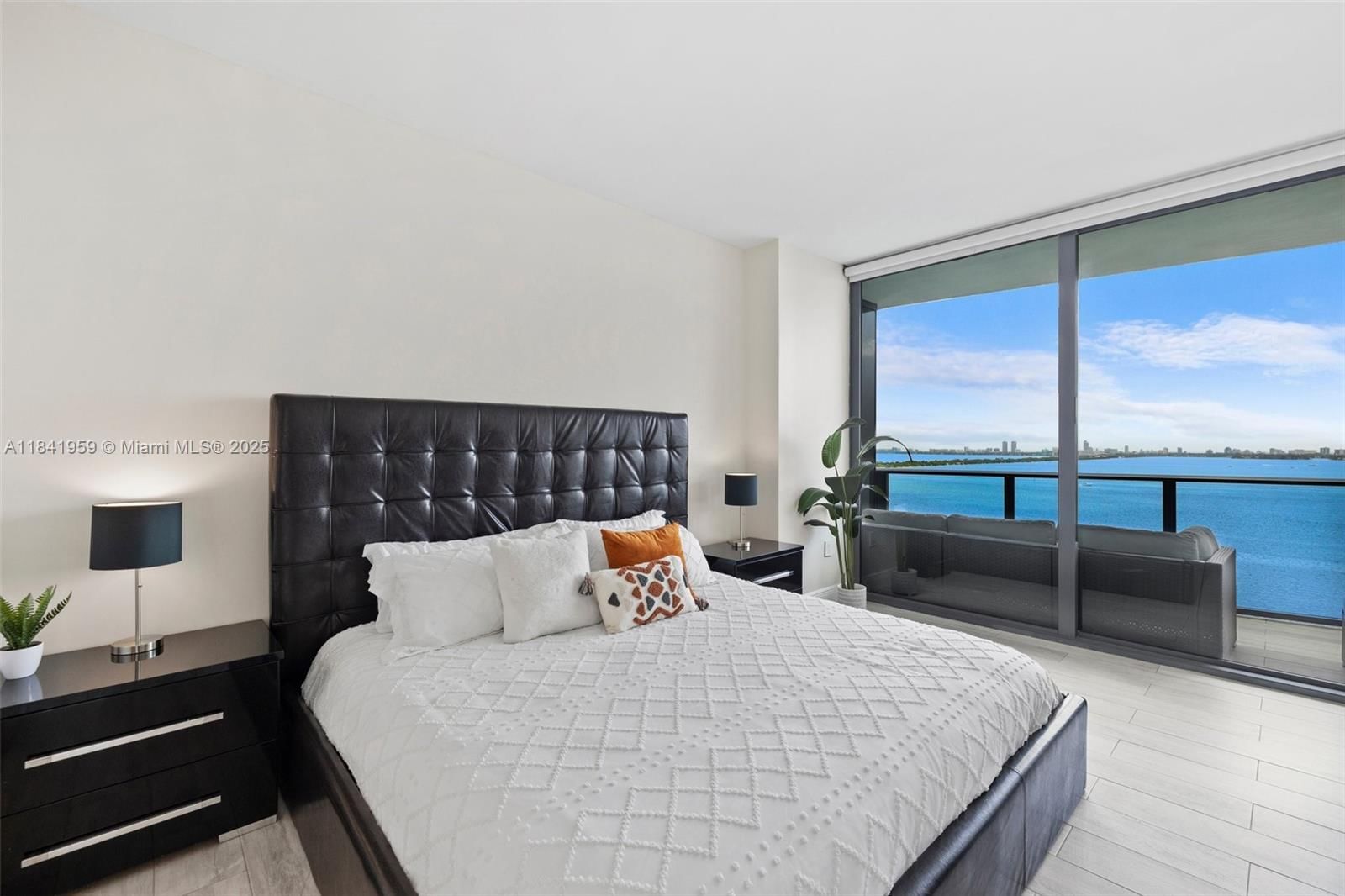 Real estate property located at 460 28th St #1605, Miami-dade, Icon Bay Condo, Miami, FL