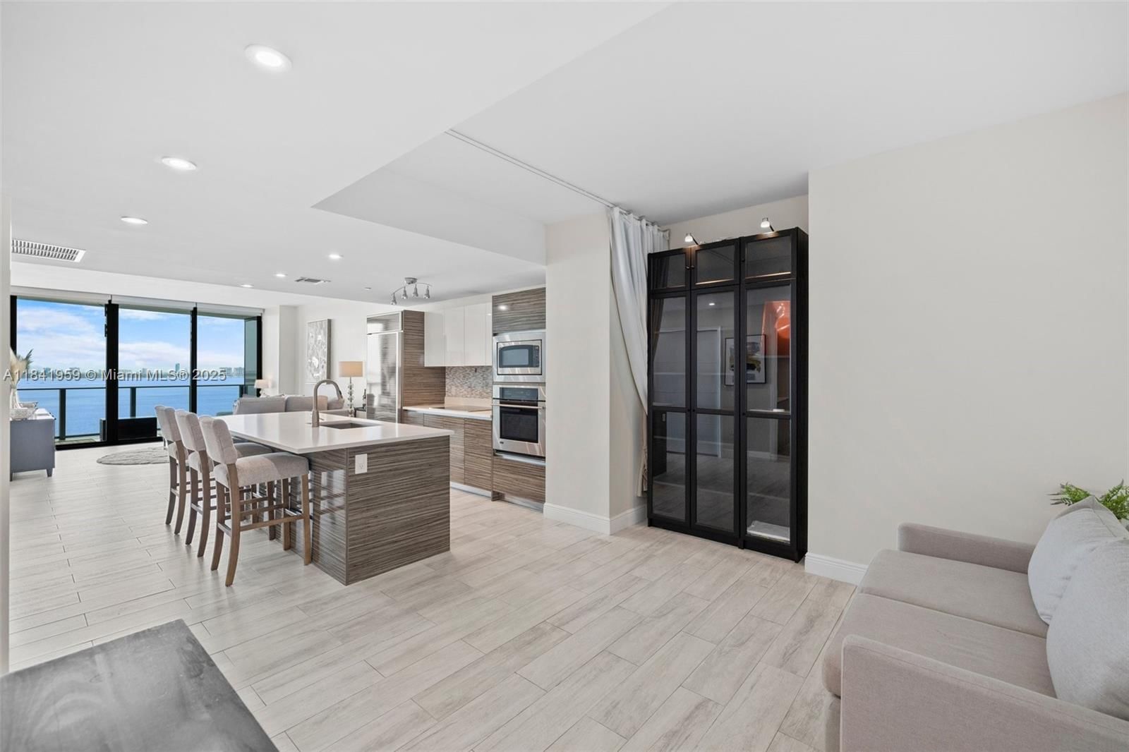 Real estate property located at 460 28th St #1605, Miami-dade, Icon Bay Condo, Miami, FL