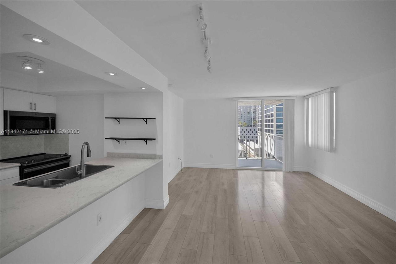 Real estate property located at 850 Miami Ave W-1804, Miami-dade, Madison Downtown Condo, Miami, FL