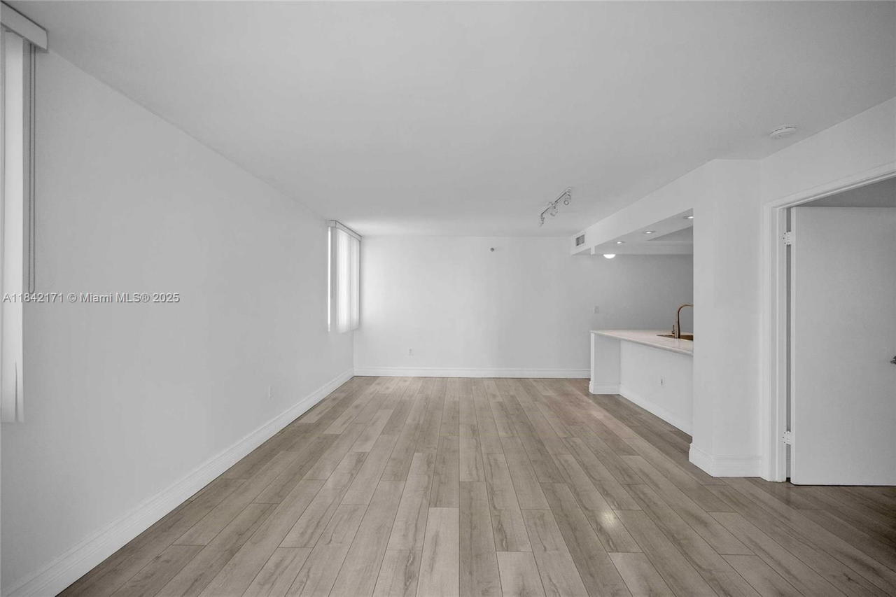 Real estate property located at 850 Miami Ave W-1804, Miami-dade, Madison Downtown Condo, Miami, FL