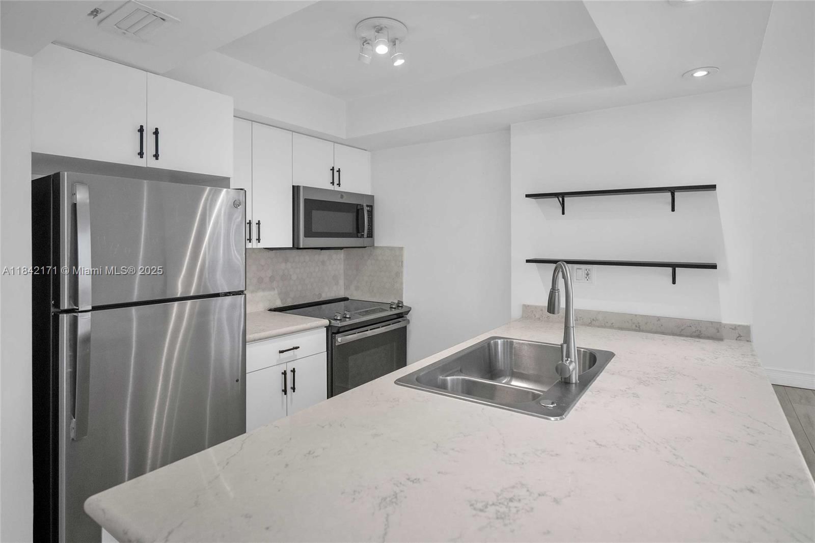 Real estate property located at 850 Miami Ave W-1804, Miami-dade, Madison Downtown Condo, Miami, FL