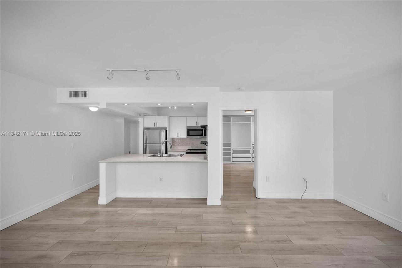 Real estate property located at 850 Miami Ave W-1804, Miami-dade, Madison Downtown Condo, Miami, FL