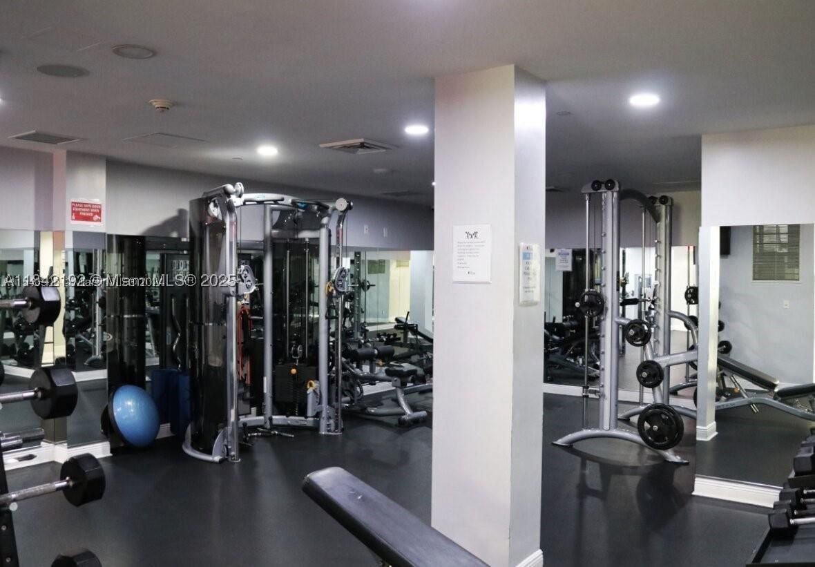 Real estate property located at 1250 Miami Ave #2006, Miami-dade, Vue At Brickell Condo, Miami, FL