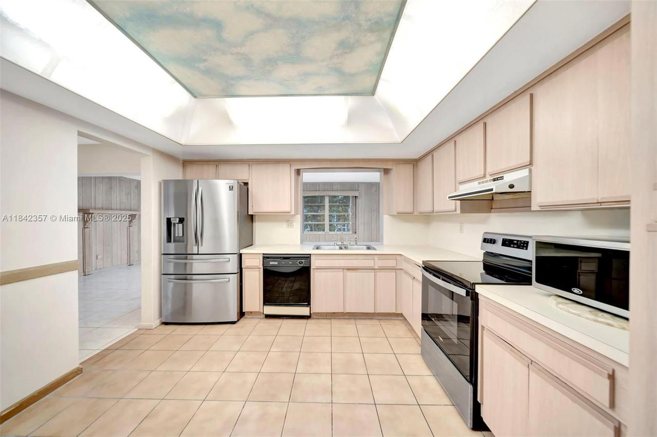 Real estate property located at 1741 86th Ave, Broward, Pasadena Lakes West, Pembroke Pines, FL