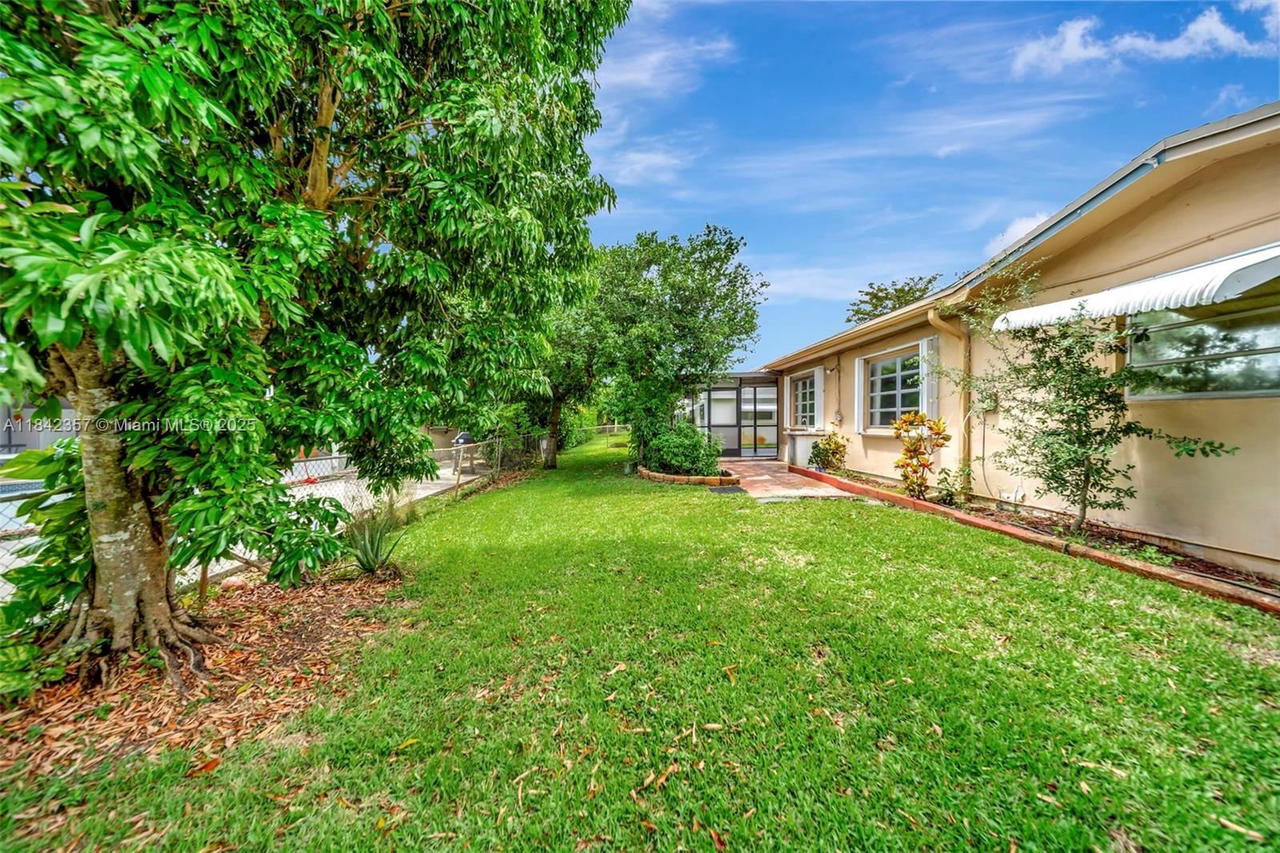 Real estate property located at 1741 86th Ave, Broward, Pasadena Lakes West, Pembroke Pines, FL