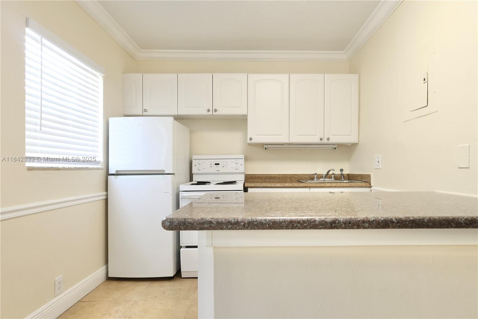 Real estate property located at 1429 9th St #5, Broward, Riverside Breezes Condo, Fort Lauderdale, FL