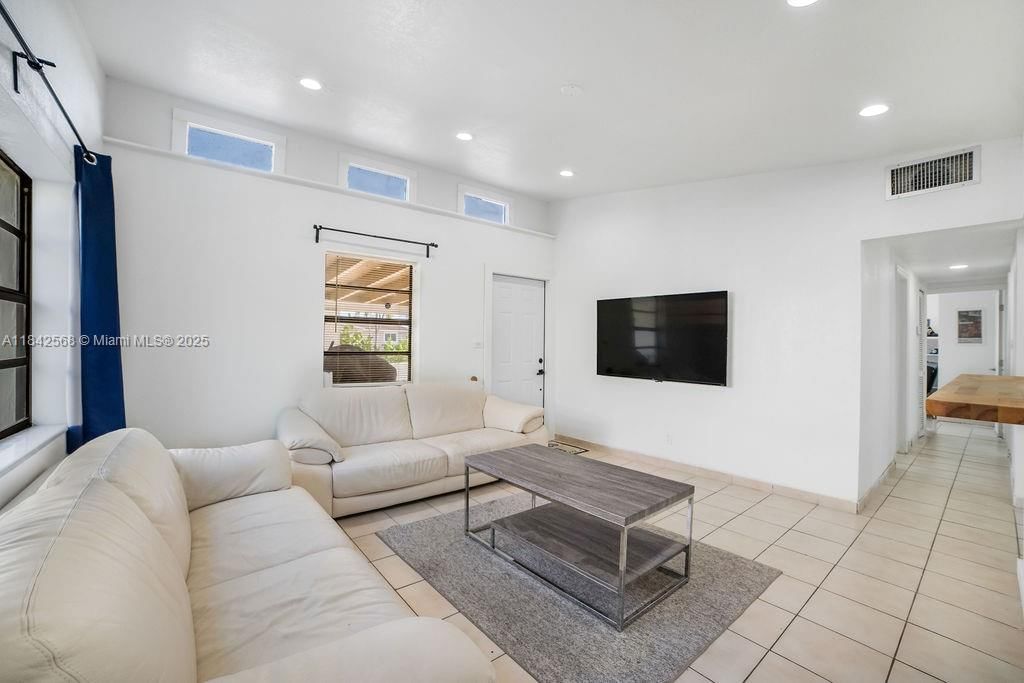 Real estate property located at 8320 43rd Ter, Miami-dade, Mc Keever Terr No 3, Miami, FL