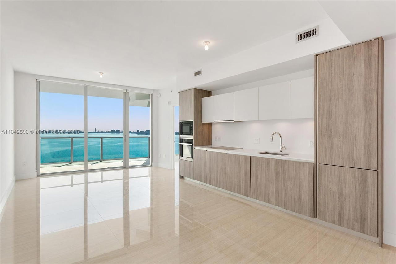Real estate property located at 2900 7th Ave #1506, Miami-dade, Biscayne Beach Condo, Miami, FL