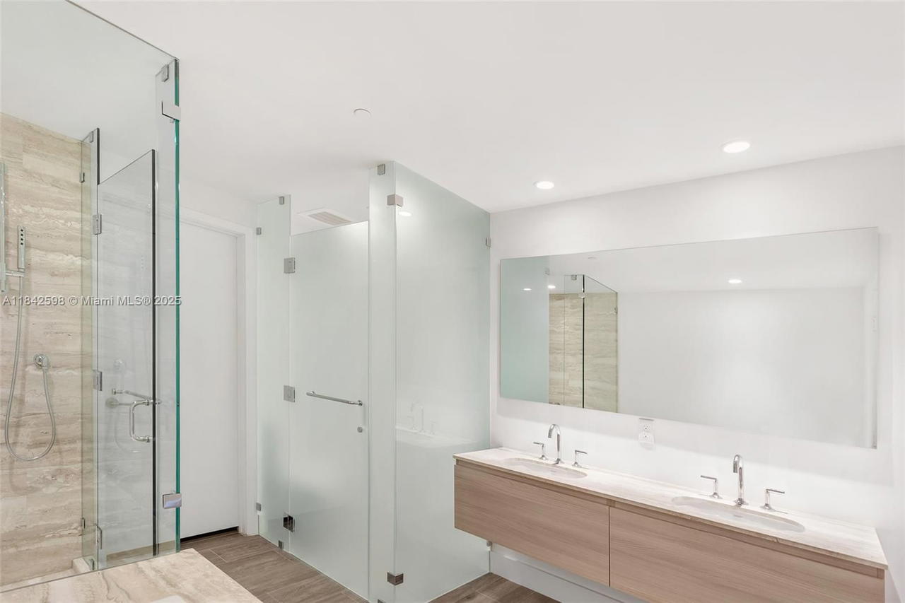 Real estate property located at 2900 7th Ave #1506, Miami-dade, Biscayne Beach Condo, Miami, FL