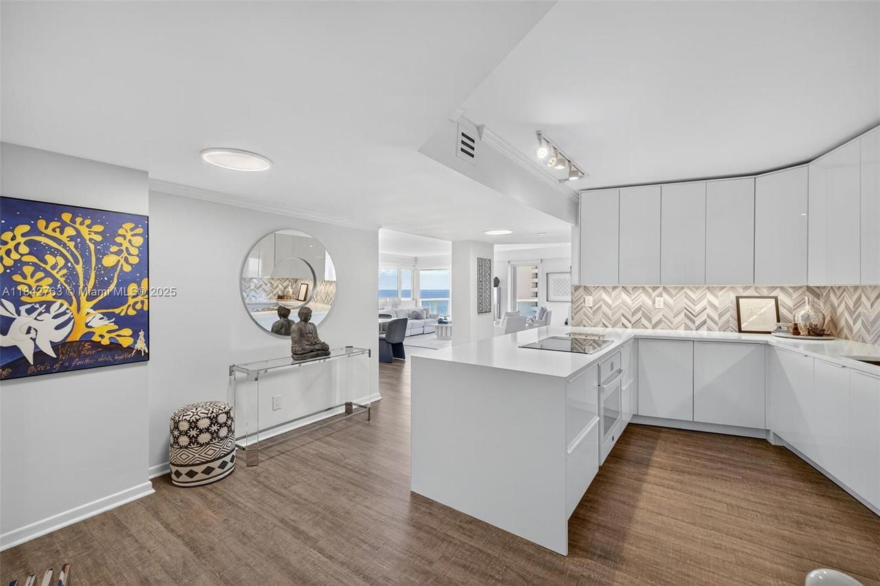 Real estate property located at 3000 Holiday Dr #1102, Broward, Maya Marca Condo, Fort Lauderdale, FL