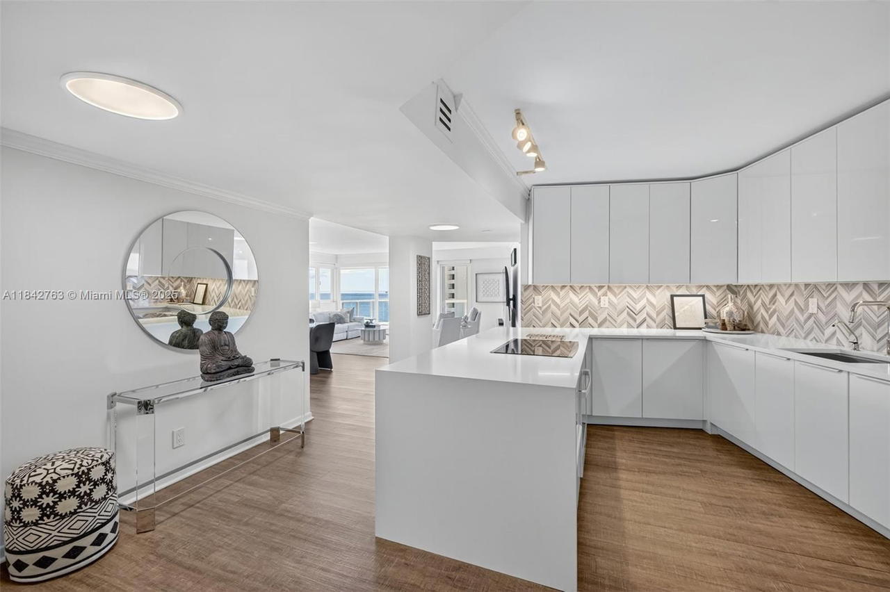 Real estate property located at 3000 Holiday Dr #1102, Broward, Maya Marca Condo, Fort Lauderdale, FL