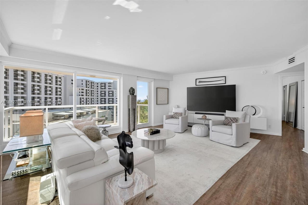Real estate property located at 3000 Holiday Dr #1102, Broward, Maya Marca Condo, Fort Lauderdale, FL