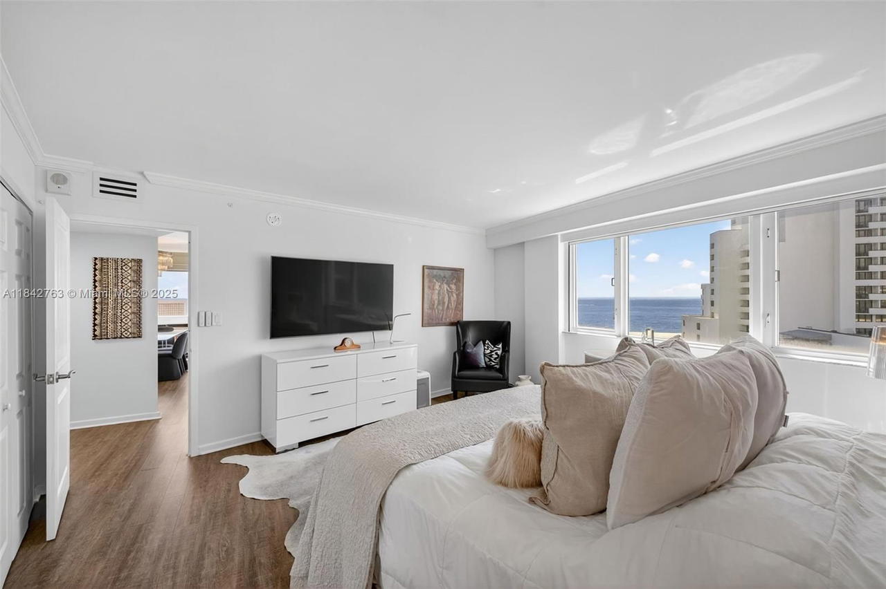 Real estate property located at 3000 Holiday Dr #1102, Broward, Maya Marca Condo, Fort Lauderdale, FL