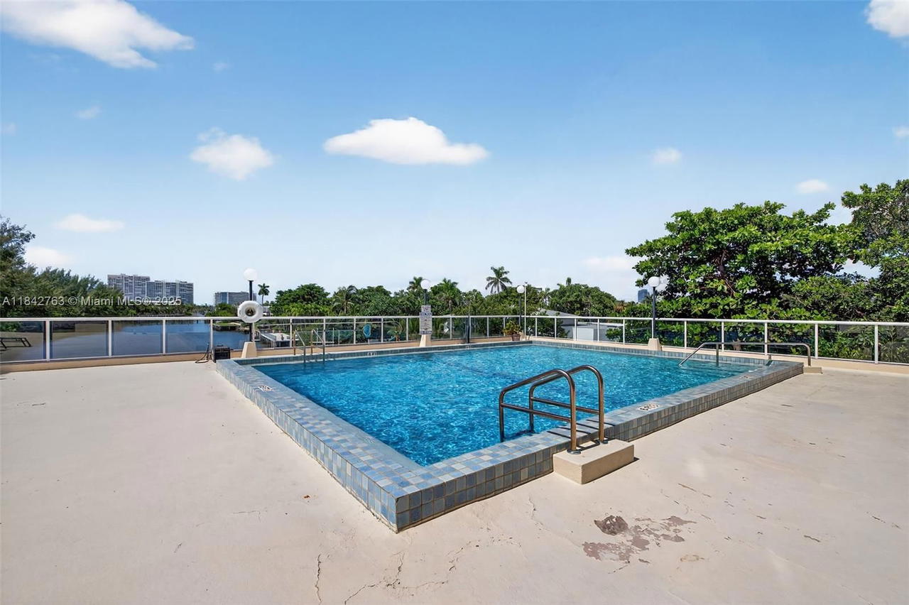 Real estate property located at 3000 Holiday Dr #1102, Broward, Maya Marca Condo, Fort Lauderdale, FL
