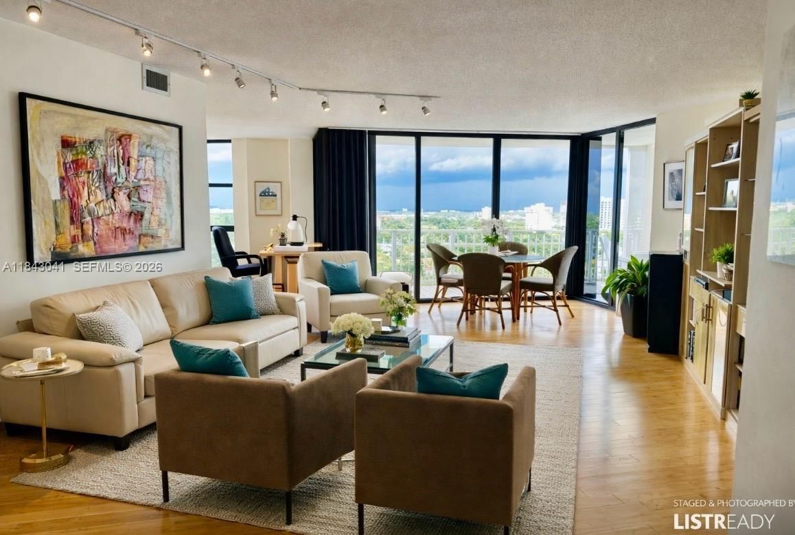 Real estate property located at 4000 Towerside Ter #1503, Miami-dade, The Towers Of Quayside Co, Miami, FL