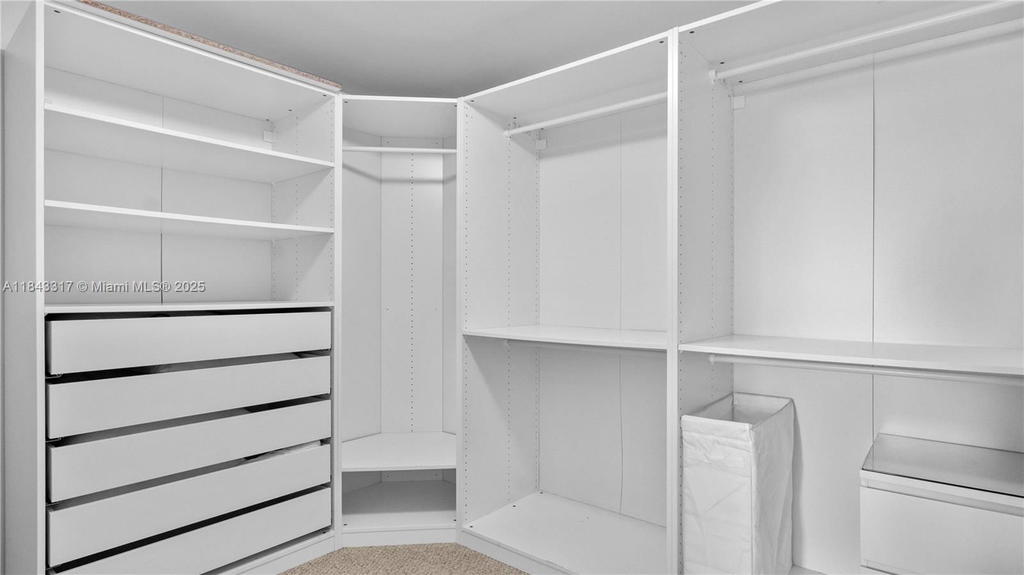 Real estate property located at 1600 1st Ave #1104, Miami-dade, Le Parc At Brickell Condo, Miami, FL