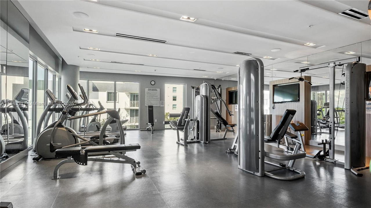 Real estate property located at 1600 1st Ave #1104, Miami-dade, Le Parc At Brickell Condo, Miami, FL