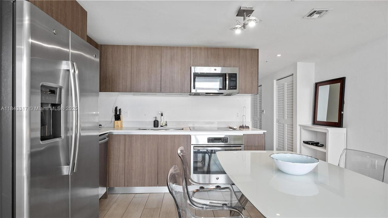 Real estate property located at 1600 1st Ave #1104, Miami-dade, Le Parc At Brickell Condo, Miami, FL