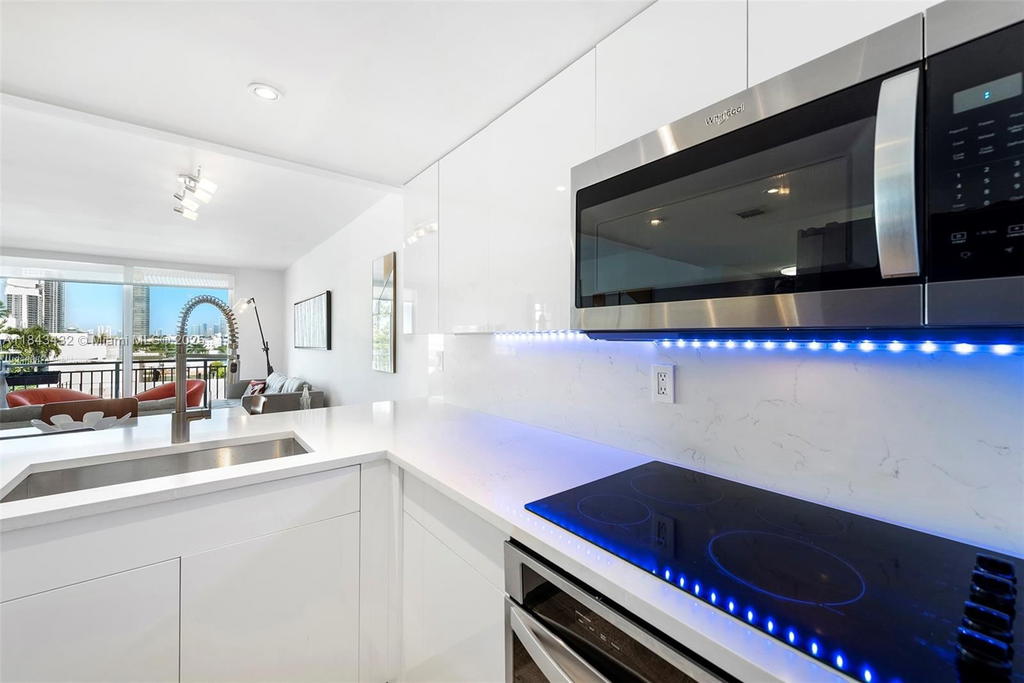 Real estate property located at 345 Ocean Dr #605, Miami-dade, Ocean Point Condo, Miami Beach, FL