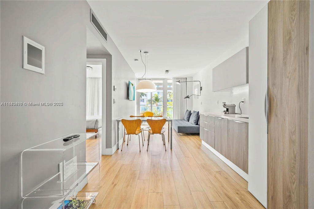 Real estate property located at 1215 West Ave #303, Miami-dade, Bay View Sub, Miami Beach, FL