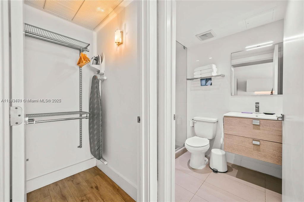 Real estate property located at 1215 West Ave #303, Miami-dade, Bay View Sub, Miami Beach, FL