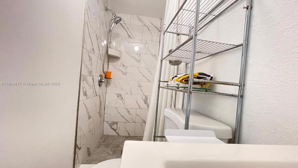 Real estate property located at 1445 116th Ter, Miami-dade, Gunton Heights, Miami, FL