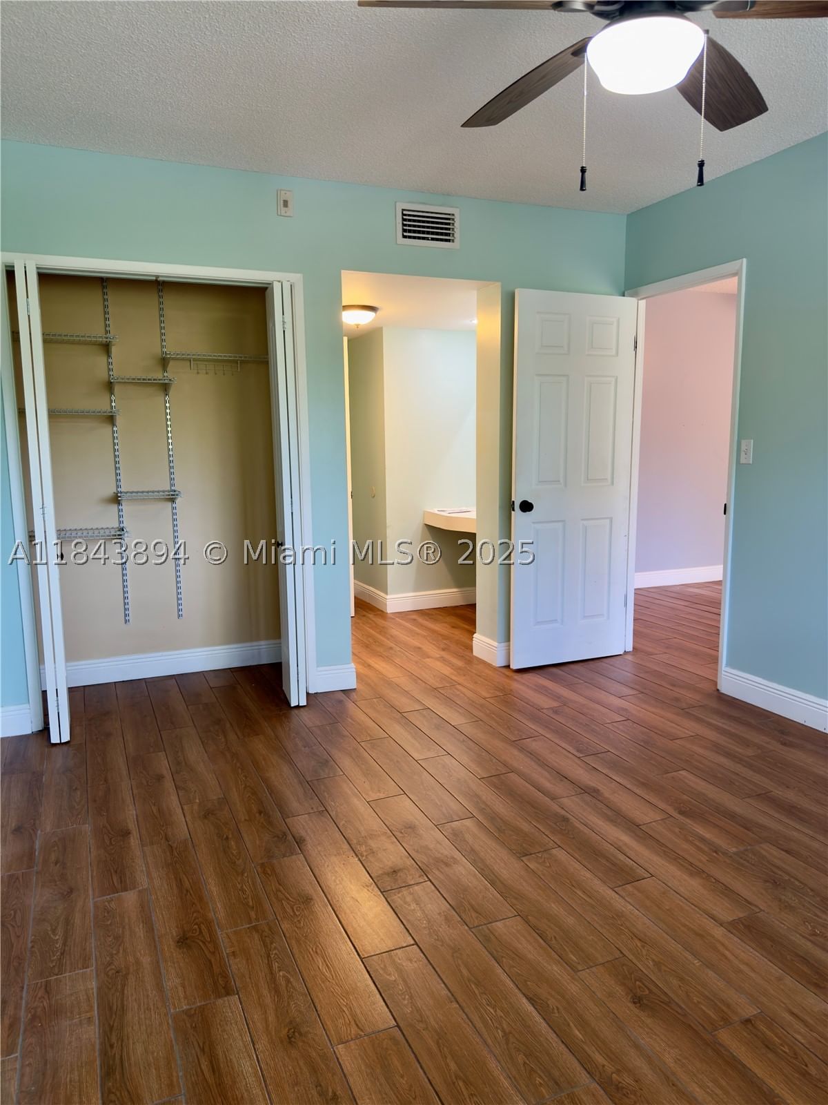 Real estate property located at 981 Hillcrest Ct #208, Broward, Hillcrest Country Club Co, Hollywood, FL