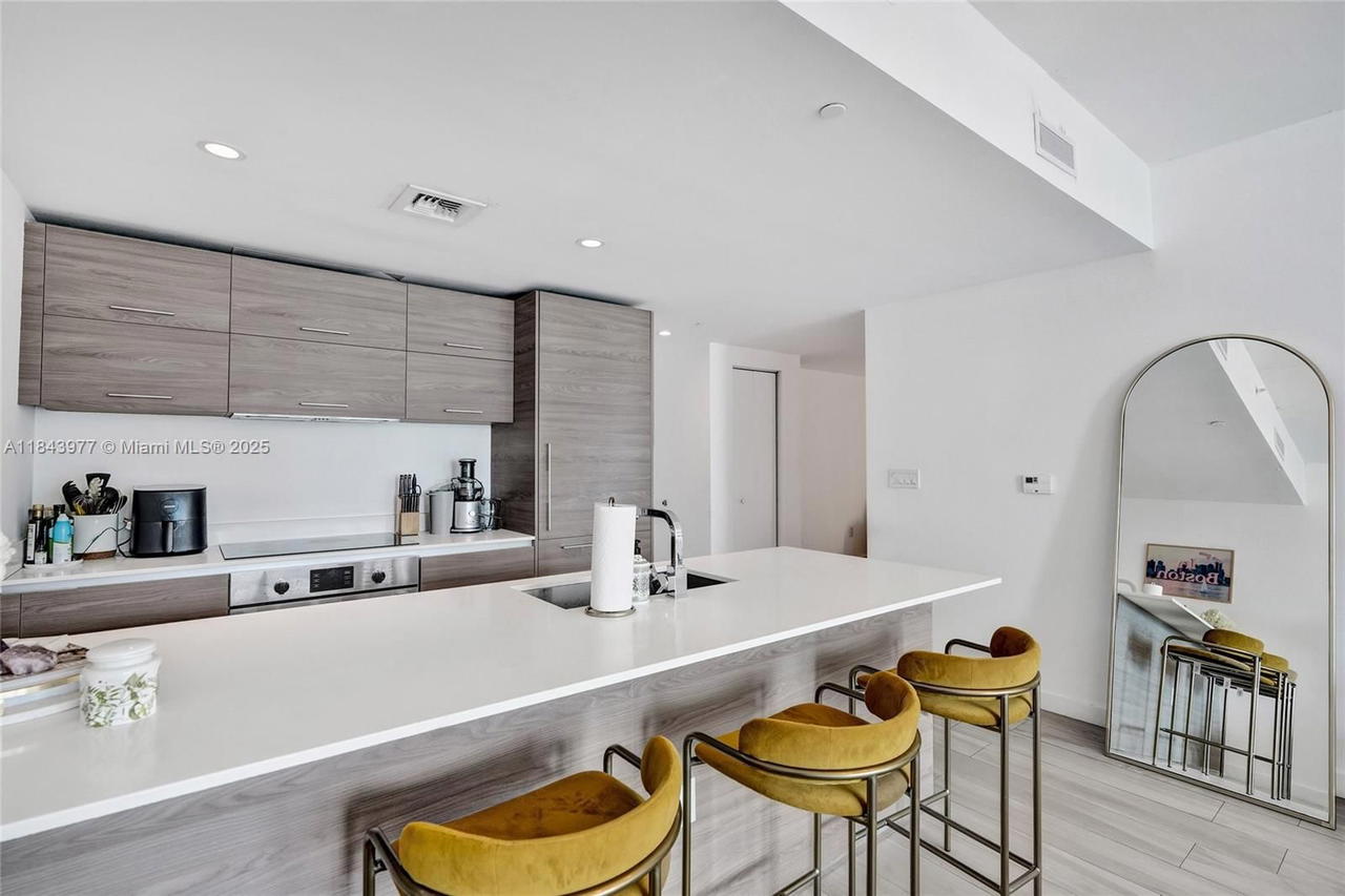 Real estate property located at 1300 Miami Ave #2503, Miami-dade, 1300 S Miami Avenue Condo, Miami, FL