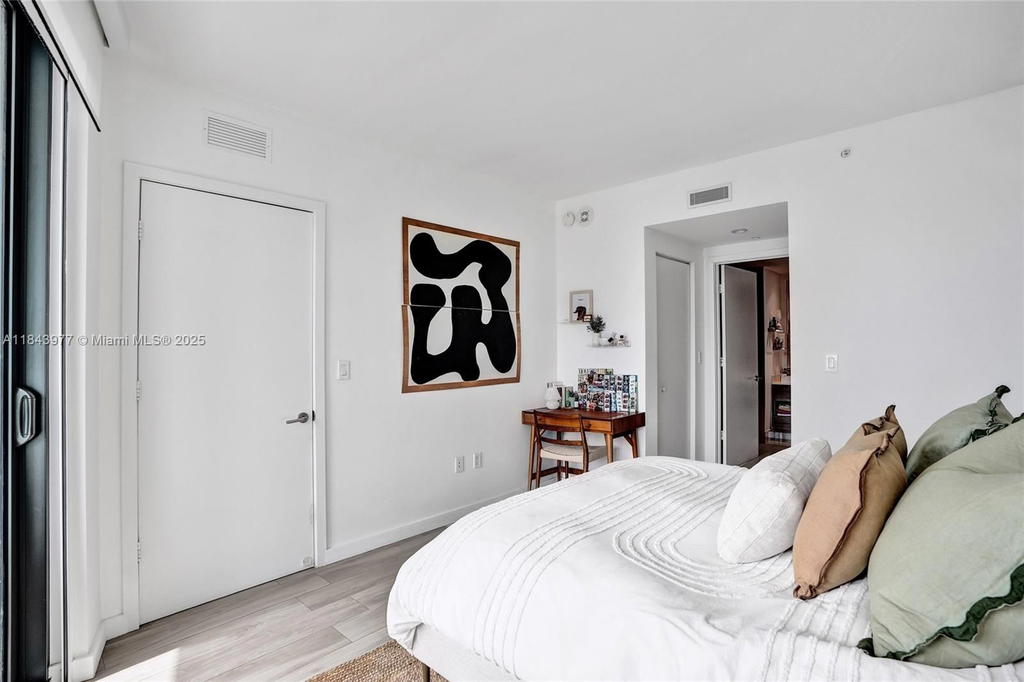 Real estate property located at 1300 Miami Ave #2503, Miami-dade, 1300 S Miami Avenue Condo, Miami, FL
