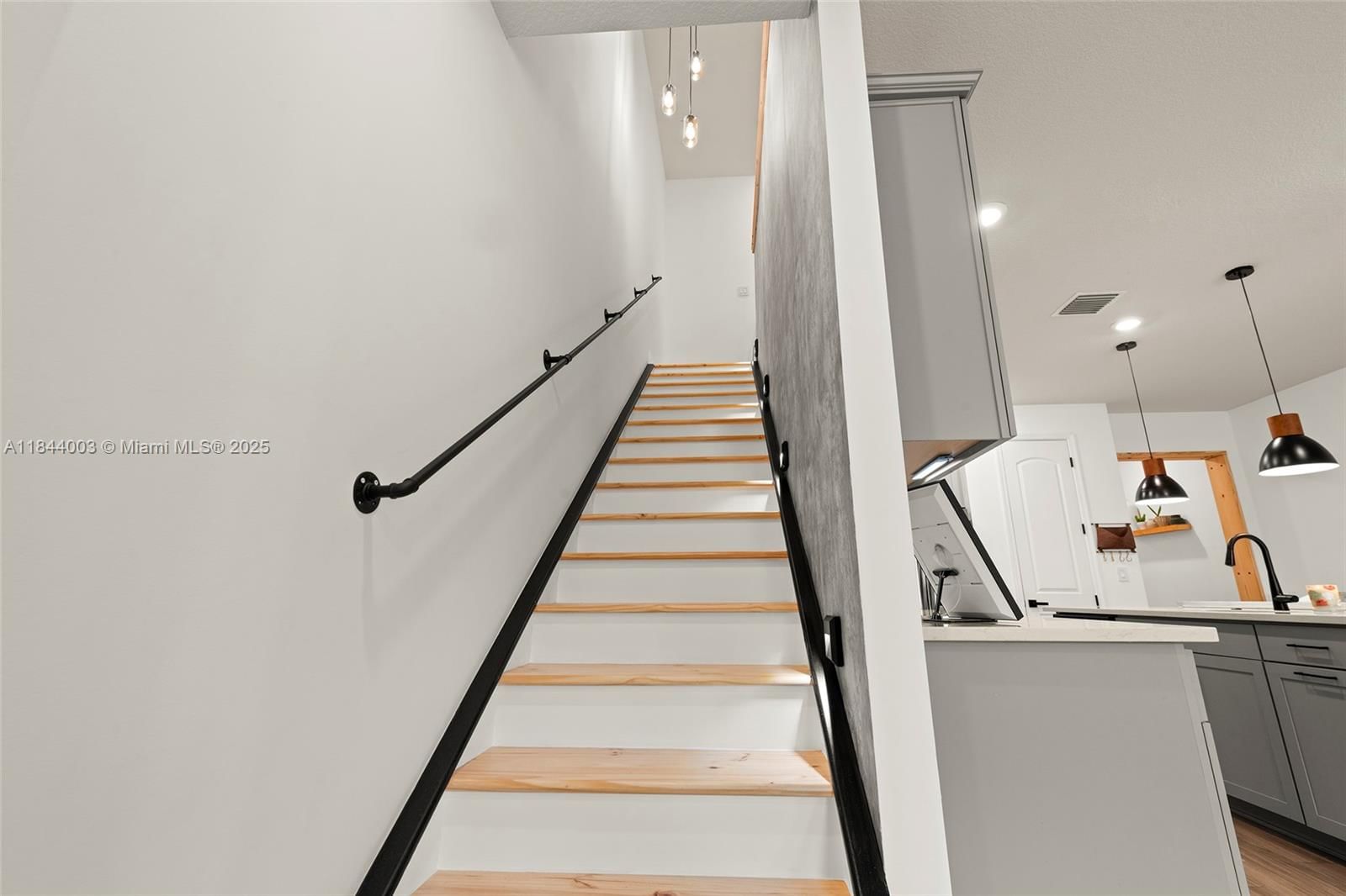 Real estate property located at 2137 Appleton Cir N, Broward, Oak Tree Property Redevel, Oakland Park, FL